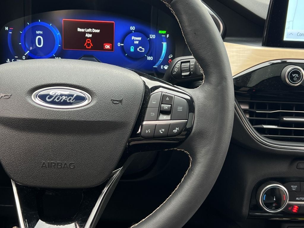 2022 Ford Escape Hybrid Titanium Elite Package