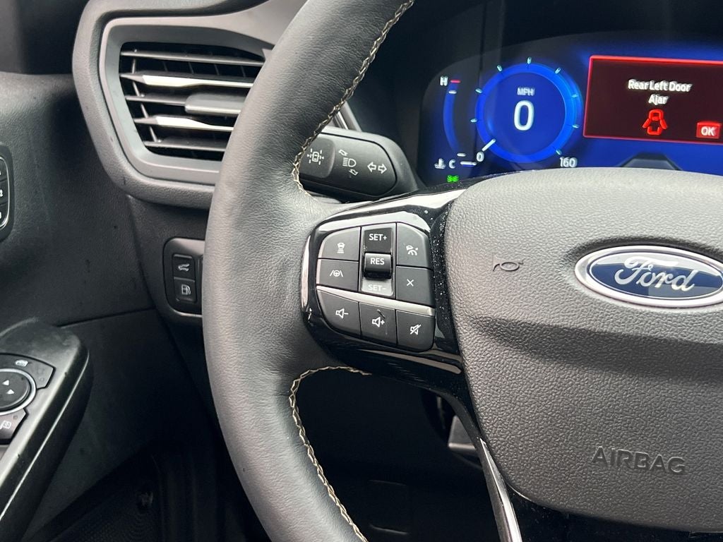 2022 Ford Escape Hybrid Titanium Elite Package