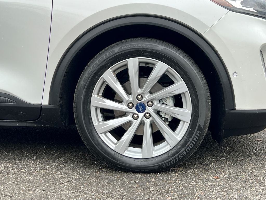 2022 Ford Escape Hybrid Titanium Elite Package