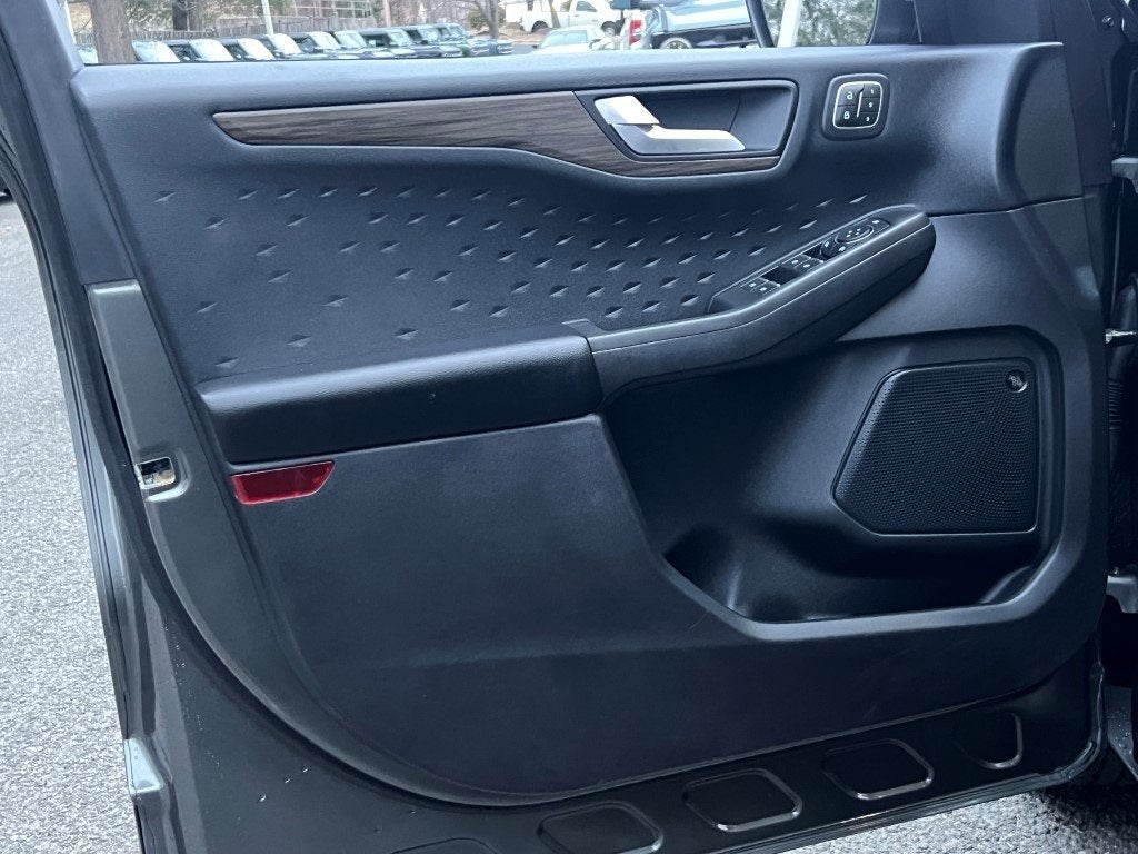 2020 Ford Escape Titanium Hybrid