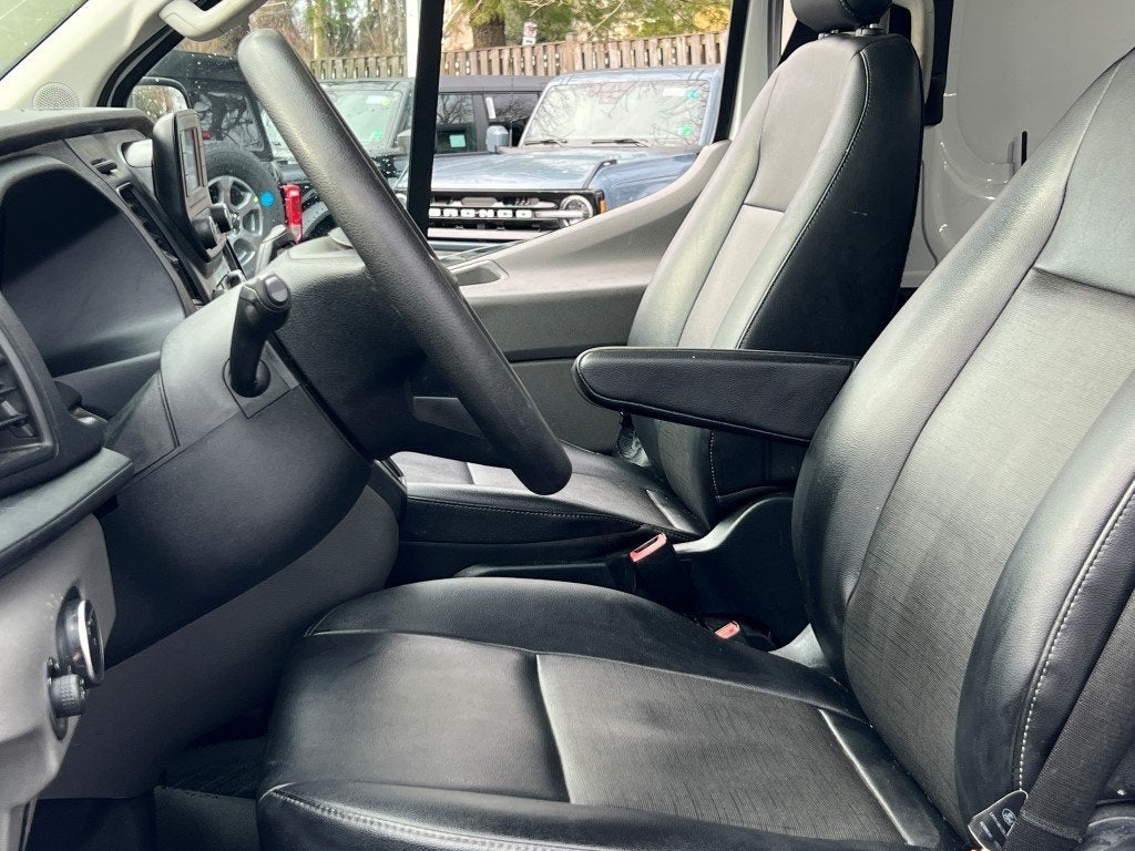 2022 Ford Transit-250 Base
