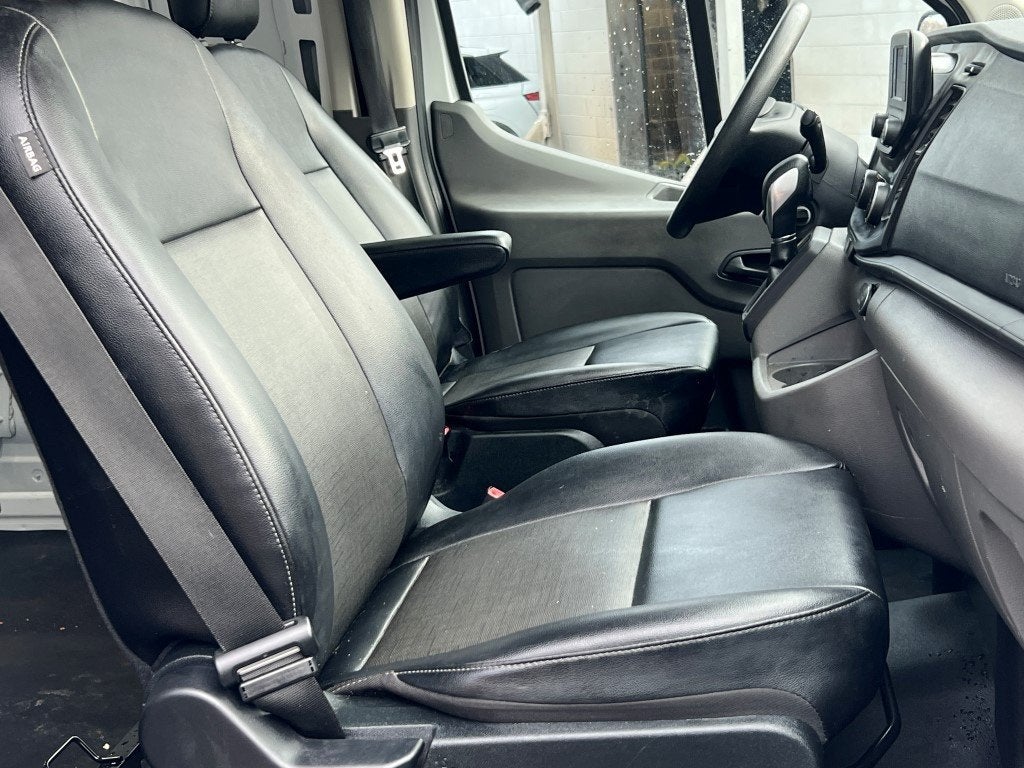 2022 Ford Transit-250 Base