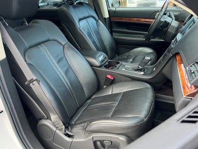 2017 Lincoln MKT Elite