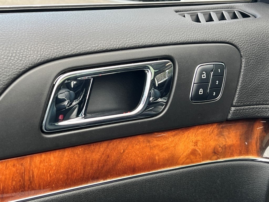 2017 Lincoln MKT Elite