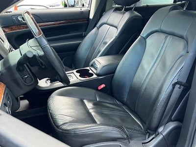 2017 Lincoln MKT Elite