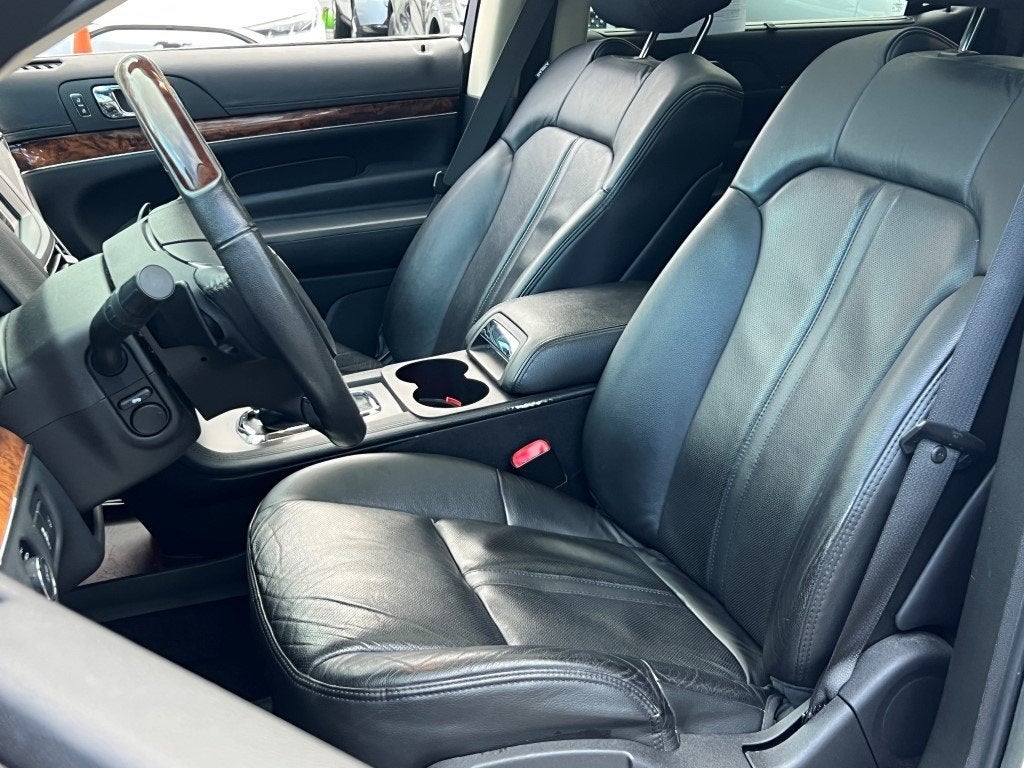 2017 Lincoln MKT Elite