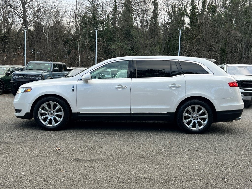 2017 Lincoln MKT Elite