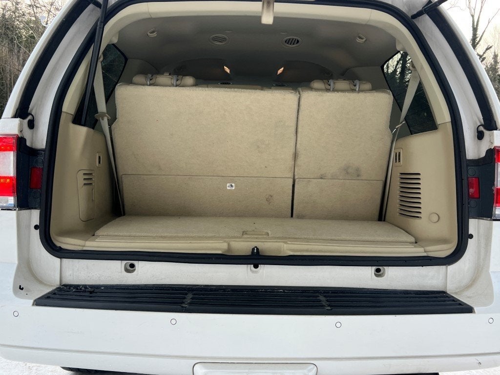 2015 Lincoln Navigator Base