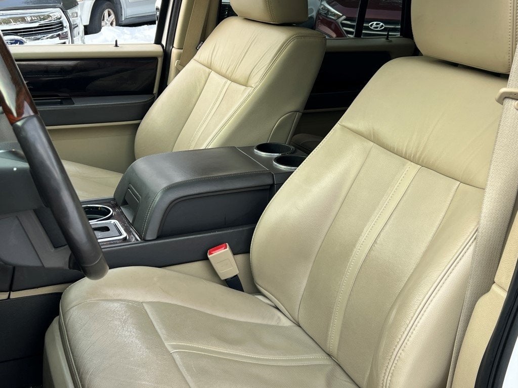 2015 Lincoln Navigator Base