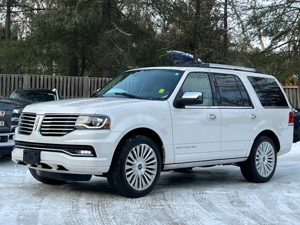2015 Lincoln Navigator Base