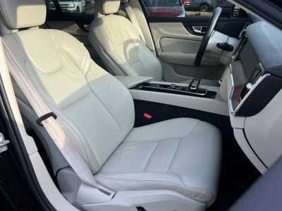 2022 Volvo S60 B5 Momentum