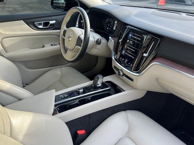 2022 Volvo S60 B5 Momentum