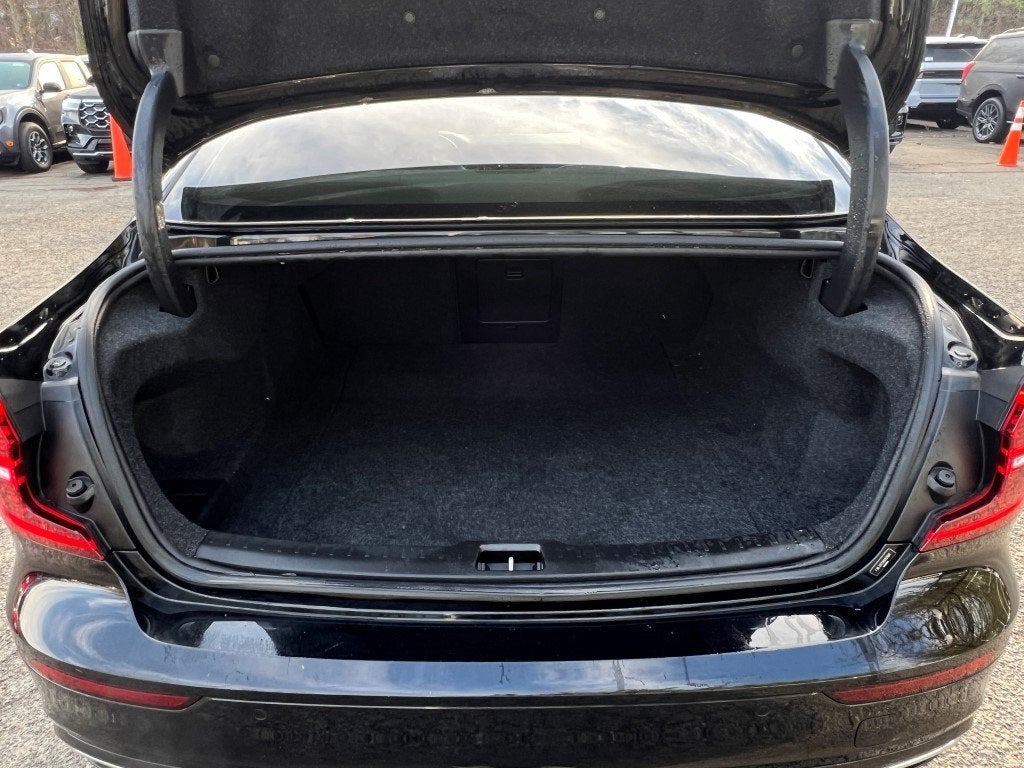 2022 Volvo S60 B5 Momentum