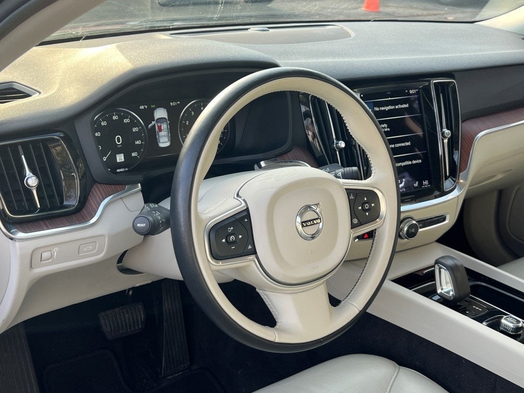 2022 Volvo S60 B5 Momentum