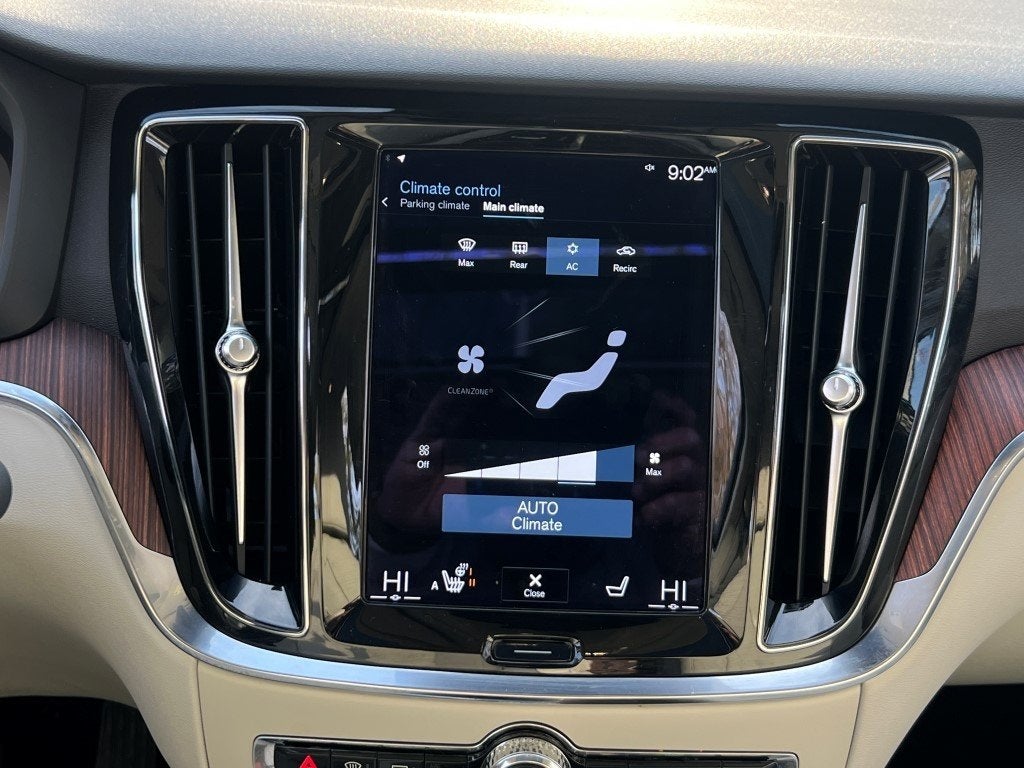 2022 Volvo S60 B5 Momentum