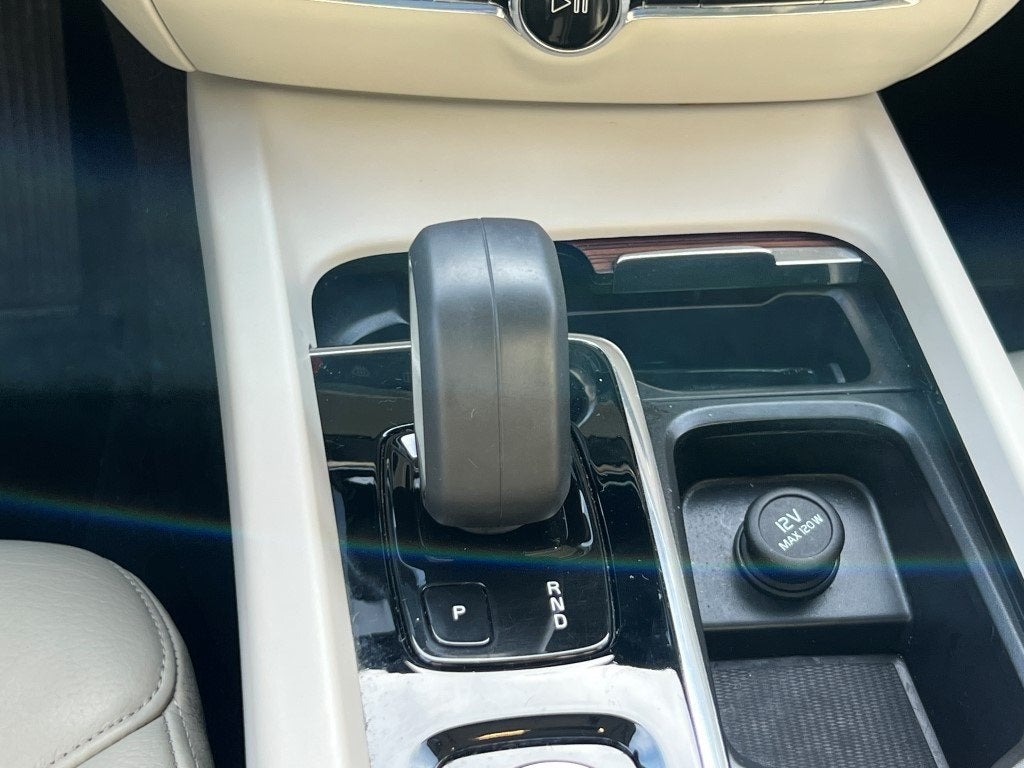 2022 Volvo S60 B5 Momentum