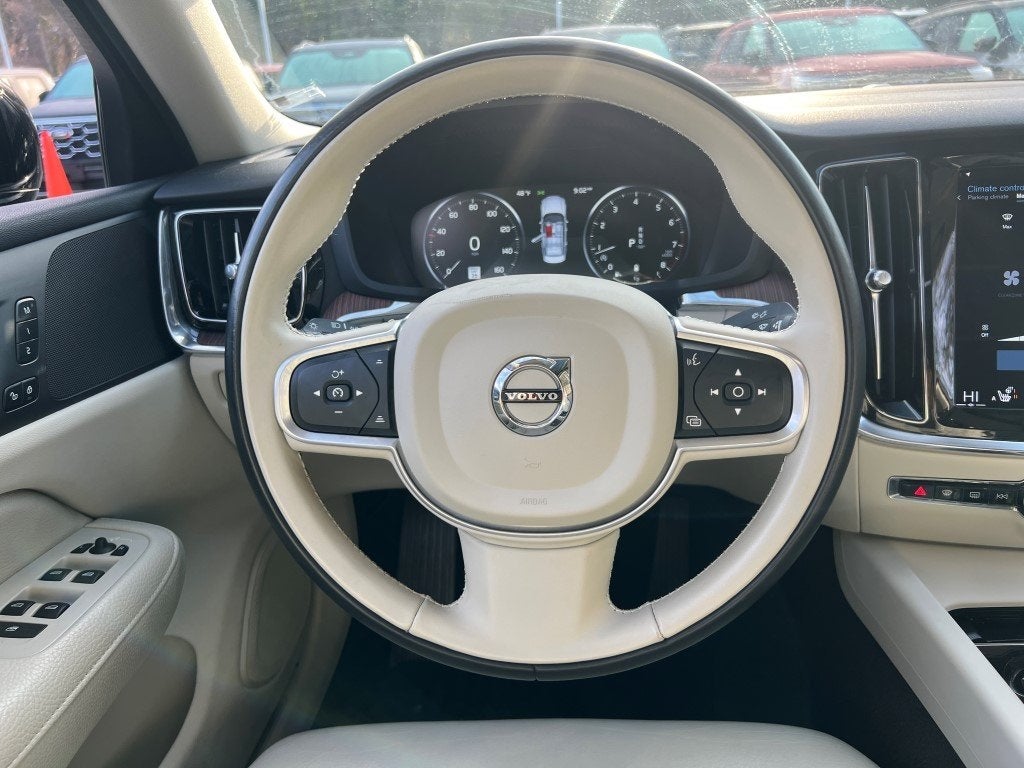 2022 Volvo S60 B5 Momentum