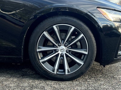 2022 Volvo S60 B5 Momentum