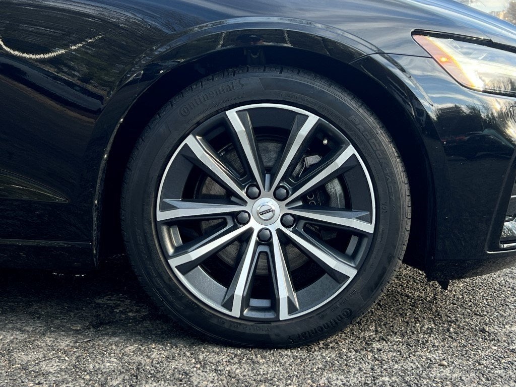2022 Volvo S60 B5 Momentum