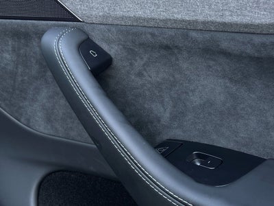 2026 Tesla Model Y Base