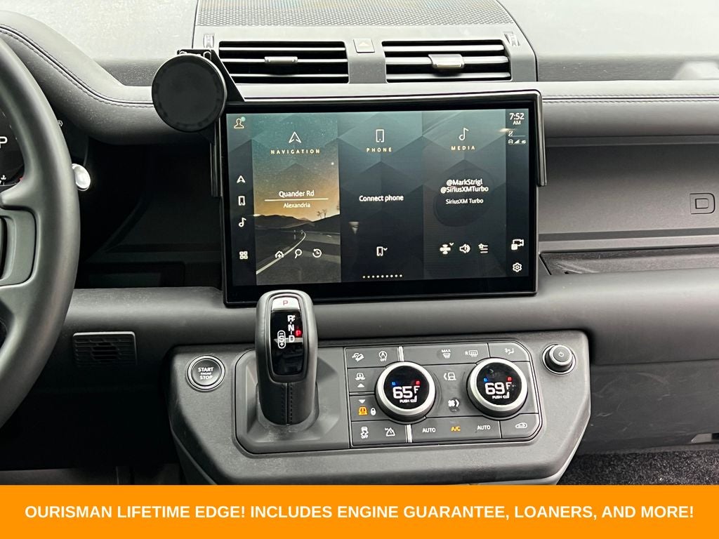 2025 Land Rover Defender 130 X-Dynamic SE