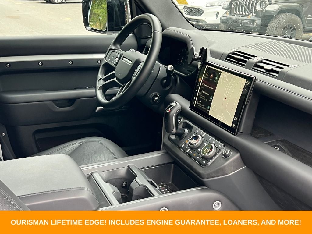 2025 Land Rover Defender 130 X-Dynamic SE