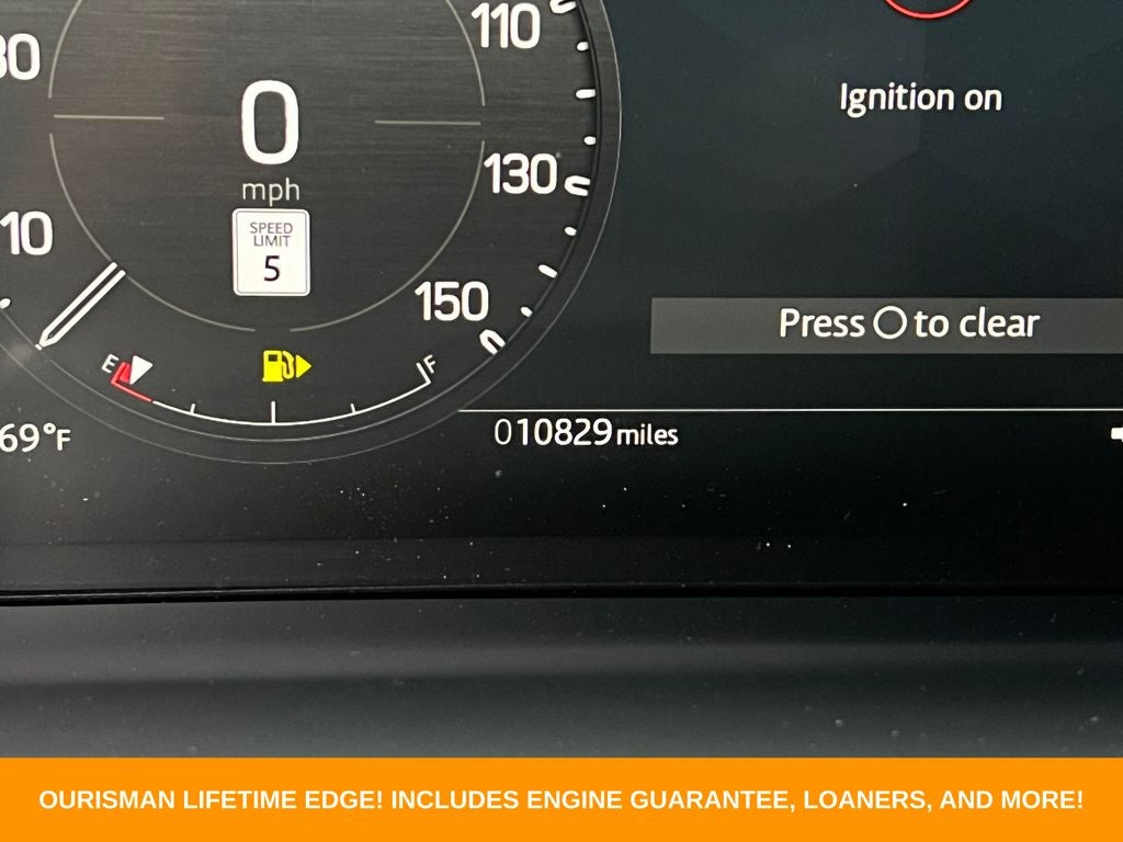 2025 Land Rover Defender 130 X-Dynamic SE