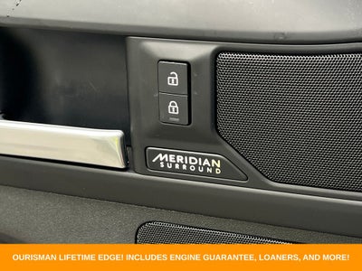 2025 Land Rover Defender 130 X-Dynamic SE