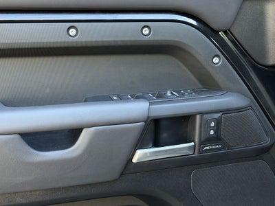 2025 Land Rover Defender 130 S