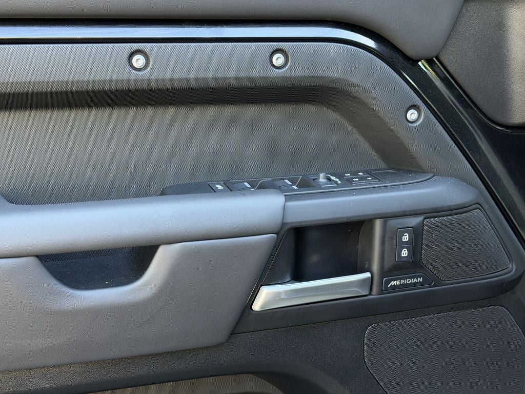 2025 Land Rover Defender 130 S