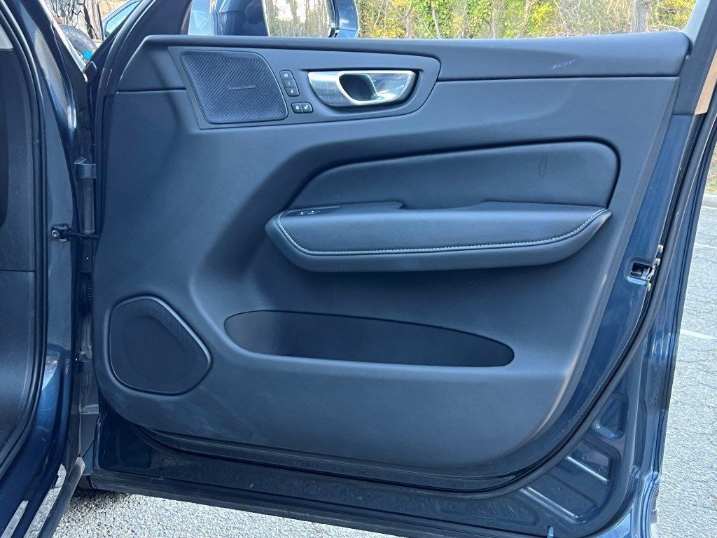 2022 Volvo XC60 B6 Inscription