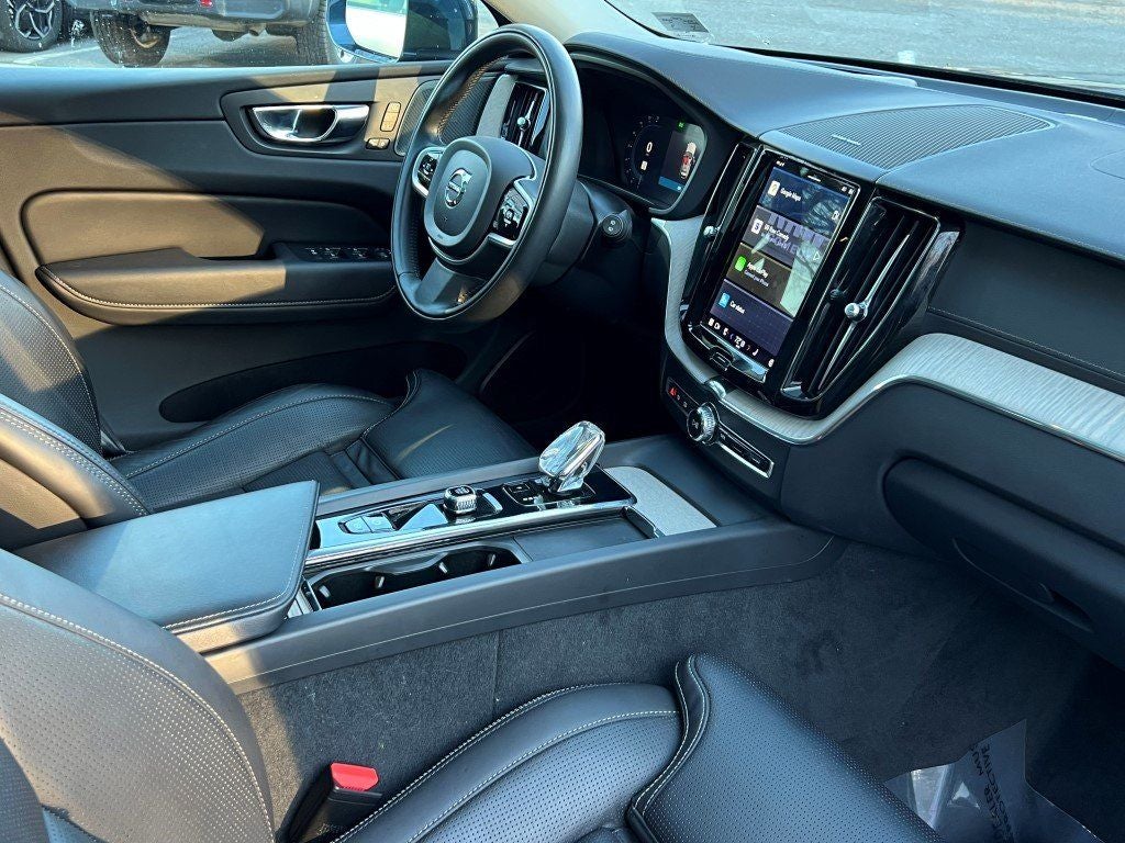 2022 Volvo XC60 B6 Inscription