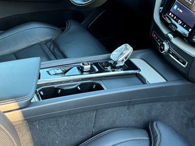 2022 Volvo XC60 B6 Inscription