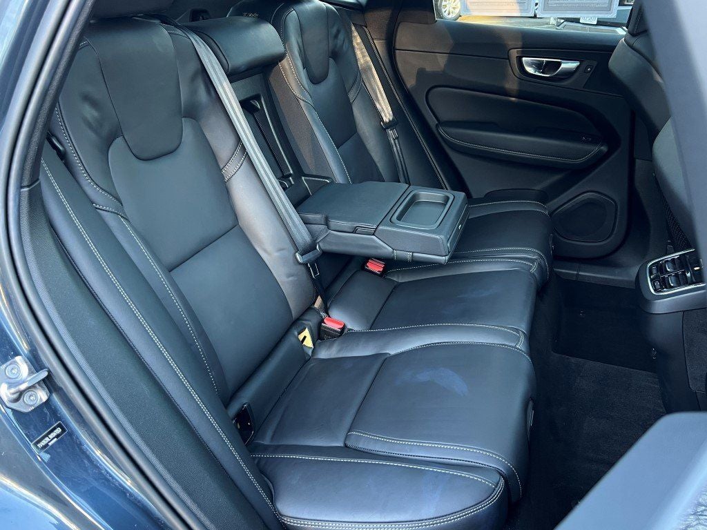 2022 Volvo XC60 B6 Inscription