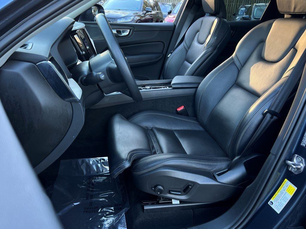 2022 Volvo XC60 B6 Inscription