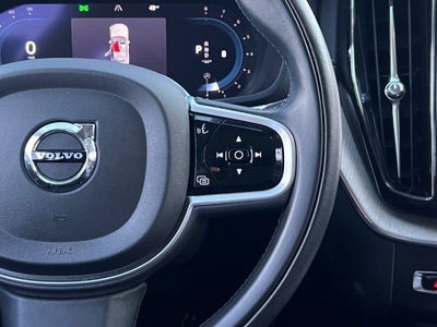 2022 Volvo XC60 B6 Inscription
