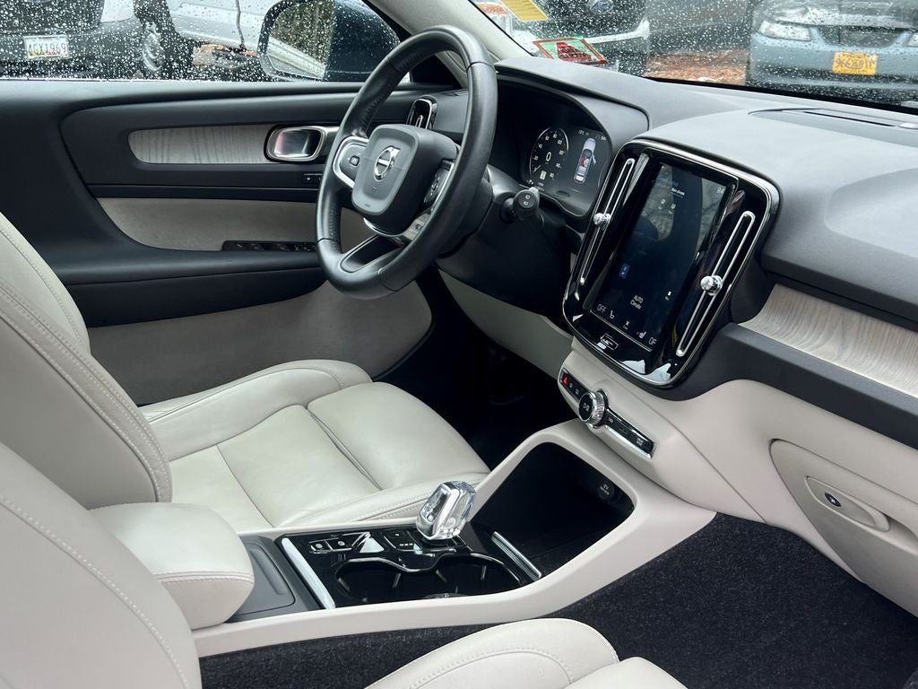 2019 Volvo XC40 T5 Inscription