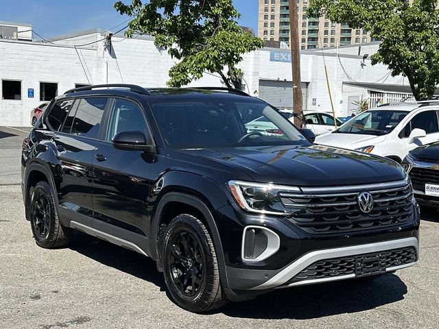 2024 Volkswagen Atlas 2.0T Peak Edition SEL