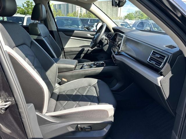 2024 Volkswagen Atlas 2.0T Peak Edition SEL