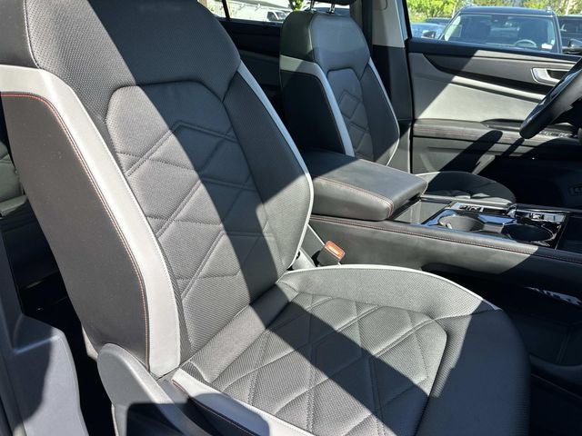2024 Volkswagen Atlas 2.0T Peak Edition SEL