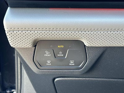 2024 Volkswagen Atlas 2.0T Peak Edition SEL