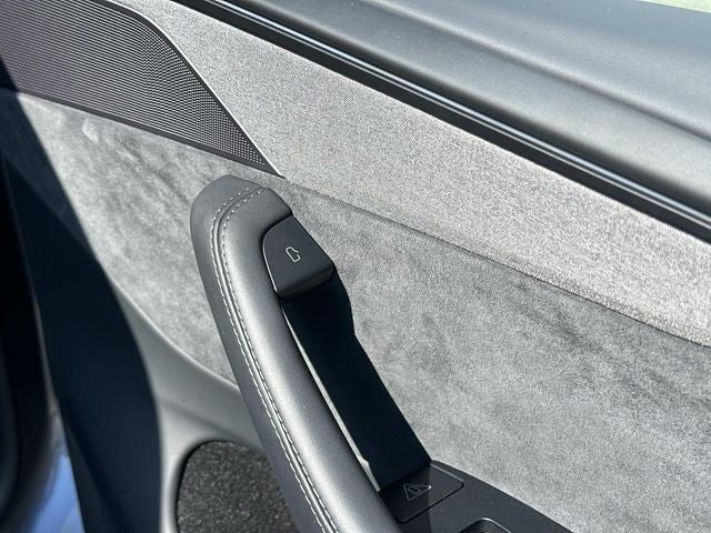 2026 Tesla Model Y Base