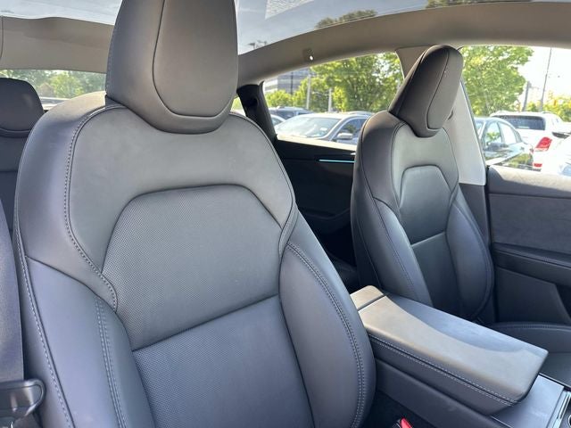 2026 Tesla Model Y Base