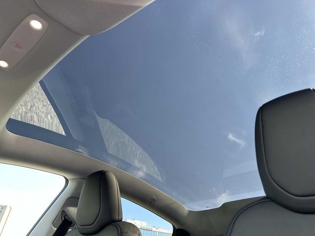 2026 Tesla Model Y Base