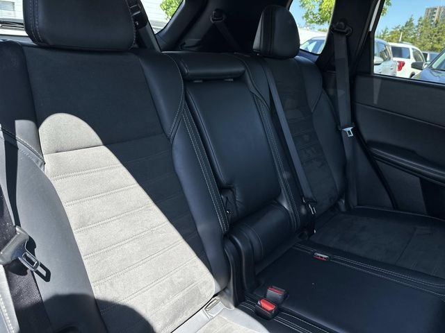 2024 Mitsubishi Outlander Base