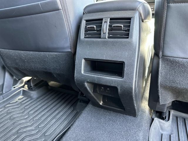 2024 Mitsubishi Outlander Base