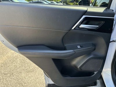 2024 Mitsubishi Outlander Base