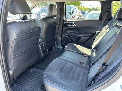 2024 Mitsubishi Outlander Base