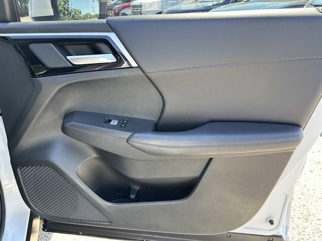 2024 Mitsubishi Outlander Base