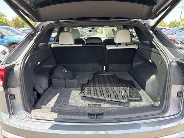 2024 Volkswagen Atlas Cross Sport 2.0T SEL Premium R-Line